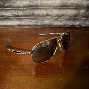 Stylish Black Aviator Sunglasses